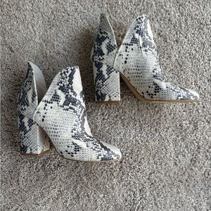 Steve Madden Rookie Snakeskin Patterned Women's Block Heel Ankle Boots